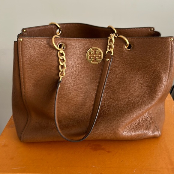 Tan Tory Burch - Picture 1 of 4